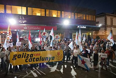 17-10-27 GalizaConCatalunyaVigo01.jpg